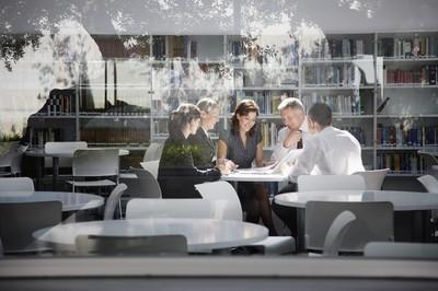 深圳商標注冊代理價(jià)格費用是多少？在深圳那個(gè)商標代理機構靠譜？